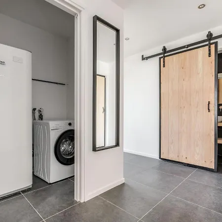 Holiday home Modern House With Two Bathrooms, On A Near